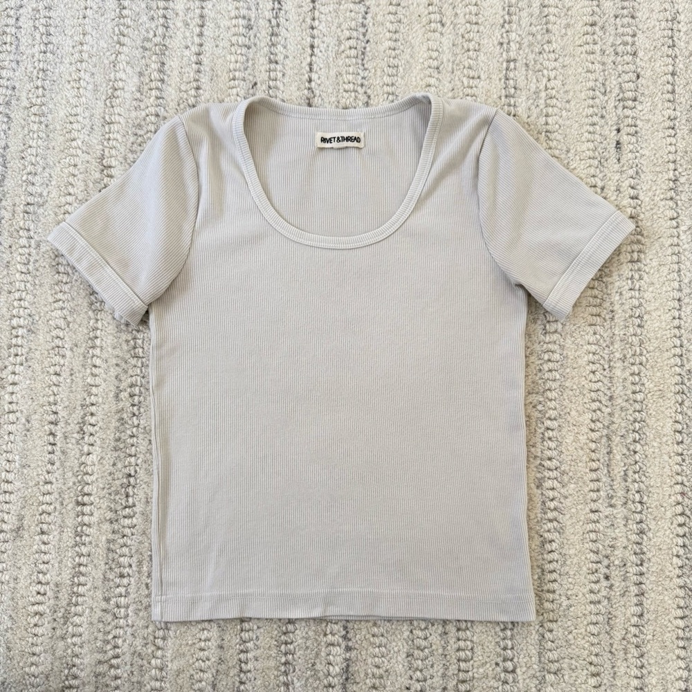 Rivet & Thread Ribbed U-Neck Tee - Picture 2 of 5